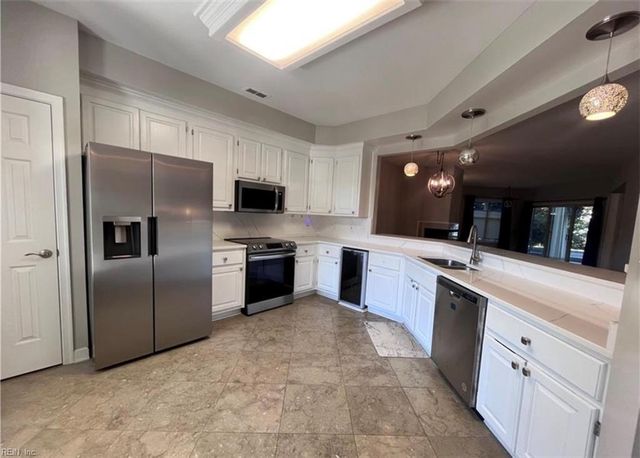 1031 High Dunes Quay Apt 103, Hampton, VA 23664