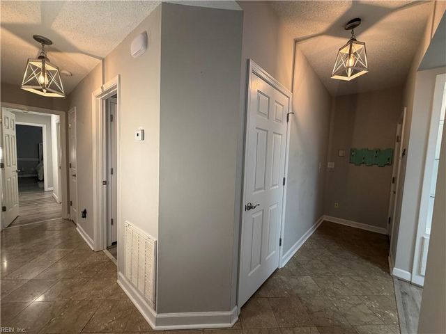 1031 High Dunes Quay Apt 103, Hampton, VA 23664