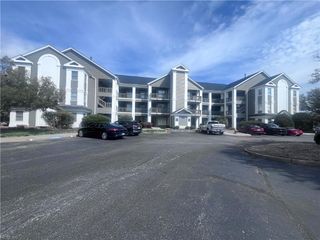 1031 High Dunes Quay Apt 103, Hampton, VA 23664