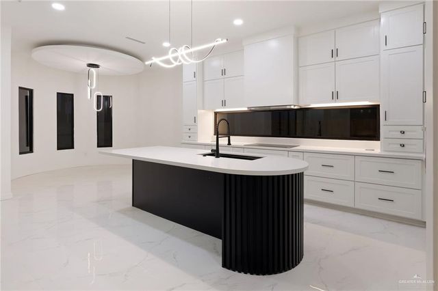 3124 N Elm Street, Edinburg, TX 78541