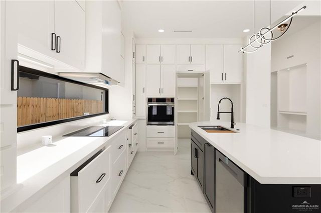 3124 N Elm Street, Edinburg, TX 78541