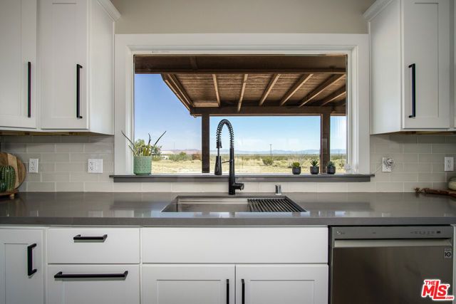 60777 Adele Avenue, Landers, CA 92285