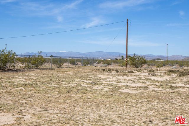 60777 Adele Avenue, Landers, CA 92285