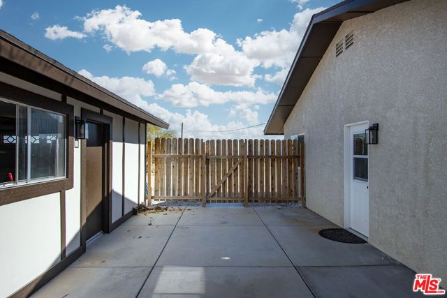 60777 Adele Avenue, Landers, CA 92285