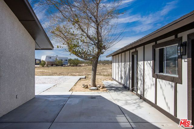 60777 Adele Avenue, Landers, CA 92285