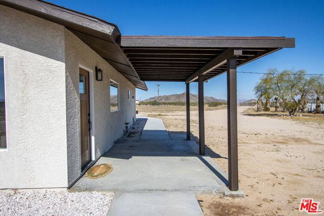 60777 Adele Avenue, Landers, CA 92285