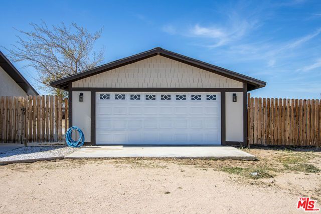 60777 Adele Avenue, Landers, CA 92285
