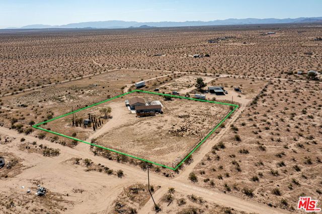 60777 Adele Avenue, Landers, CA 92285