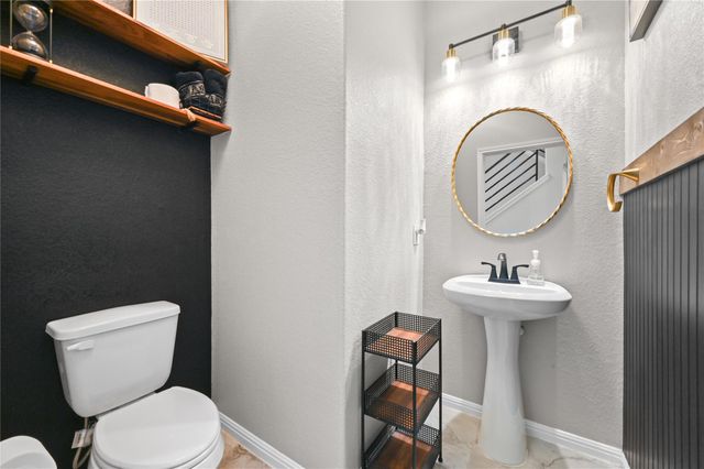 207 Dogvane CIR W, Kyle, TX 78640