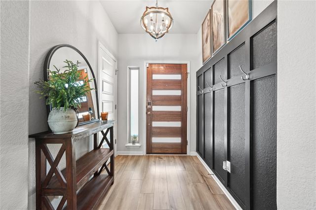 207 Dogvane CIR W, Kyle, TX 78640