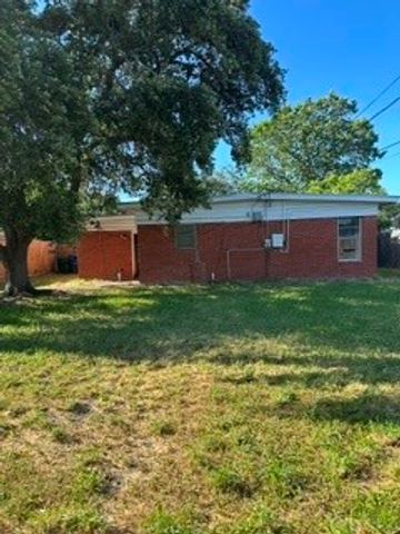 5805 Shamrock Dr, Corpus Christi, TX 78412