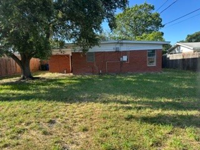 5805 Shamrock Dr, Corpus Christi, TX 78412
