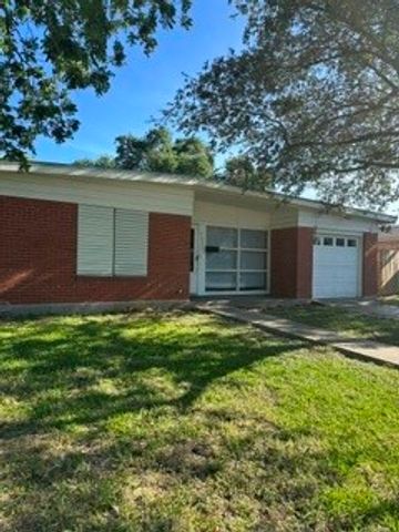 5805 Shamrock Dr, Corpus Christi, TX 78412