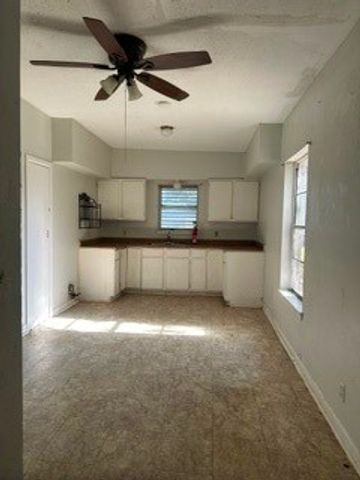 5805 Shamrock Dr, Corpus Christi, TX 78412