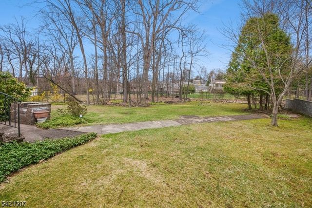 54 Briarhill Rd, Cedar Grove Twp., NJ 07009