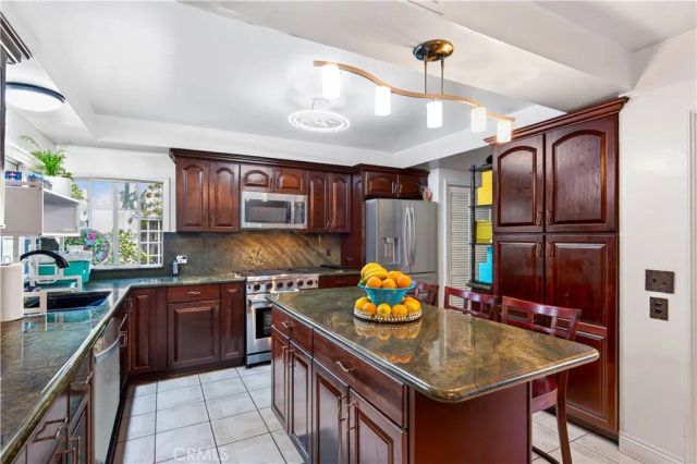 4537 Ellenita Avenue, Tarzana, CA 91356