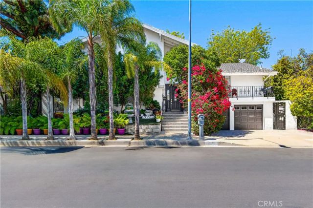 4537 Ellenita Avenue, Tarzana, CA 91356