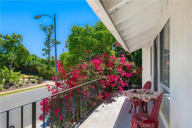 4537 Ellenita Avenue, Tarzana, CA 91356