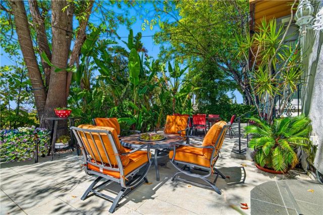 4537 Ellenita Avenue, Tarzana, CA 91356