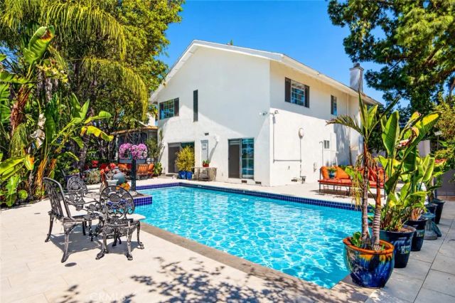 4537 Ellenita Avenue, Tarzana, CA 91356