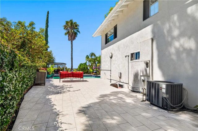 4537 Ellenita Avenue, Tarzana, CA 91356