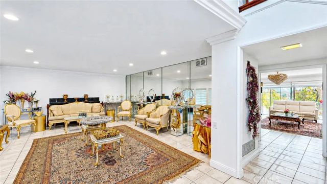 4537 Ellenita Avenue, Tarzana, CA 91356