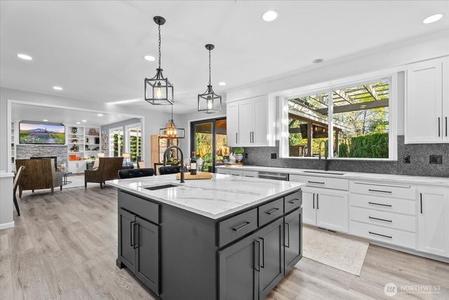 8907 NE 152nd Place, Bothell, WA 98011
