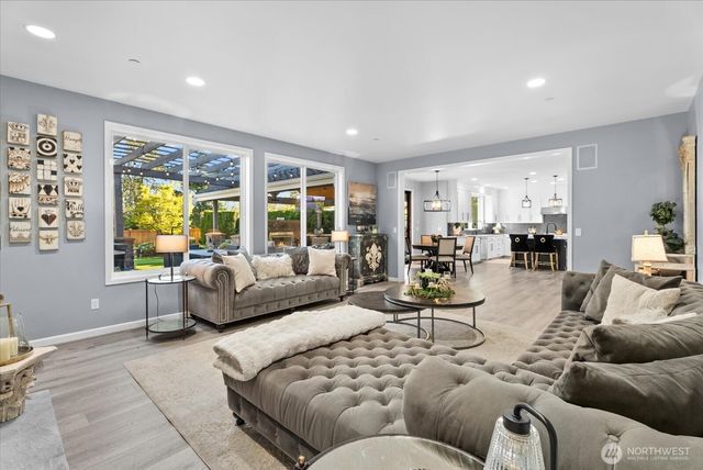 8907 NE 152nd Place, Bothell, WA 98011