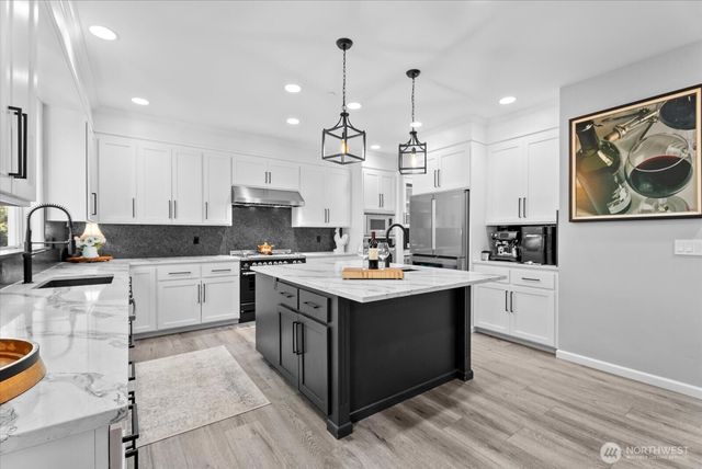 8907 NE 152nd Place, Bothell, WA 98011