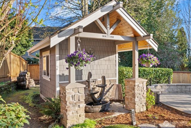 8907 NE 152nd Place, Bothell, WA 98011