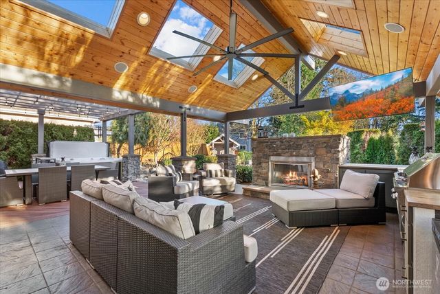 8907 NE 152nd Place, Bothell, WA 98011