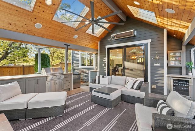 8907 NE 152nd Place, Bothell, WA 98011