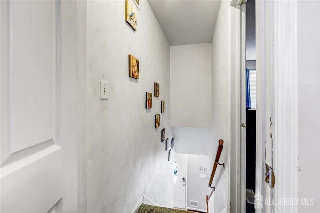 19 W Byrnes Lane, Sayreville, NJ 08872