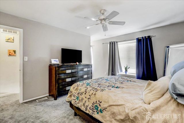 19 W Byrnes Lane, Sayreville, NJ 08872