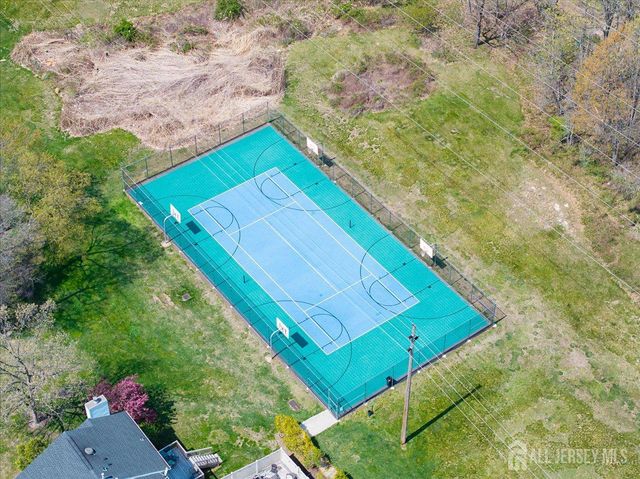 19 W Byrnes Lane, Sayreville, NJ 08872