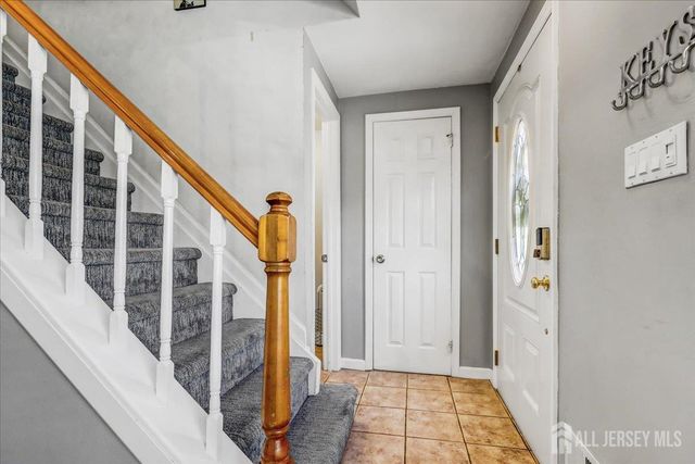 19 W Byrnes Lane, Sayreville, NJ 08872