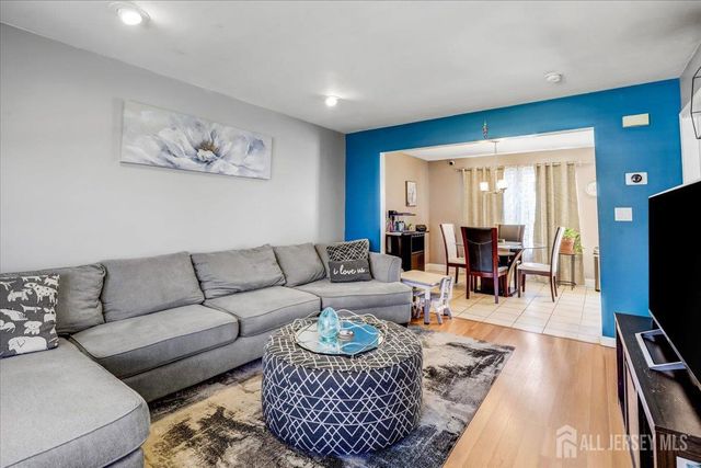 19 W Byrnes Lane, Sayreville, NJ 08872