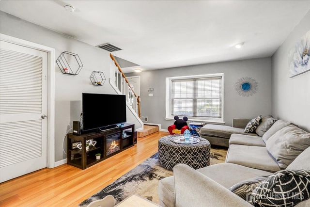 19 W Byrnes Lane, Sayreville, NJ 08872