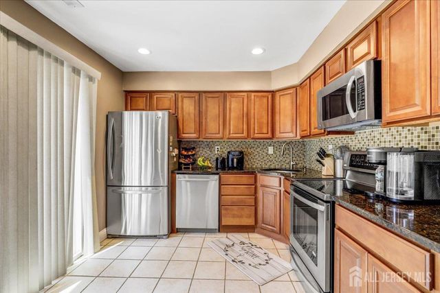 19 W Byrnes Lane, Sayreville, NJ 08872