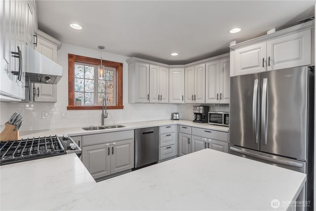 554 Ocean Shores Boulevard NW, Ocean Shores, WA 98569