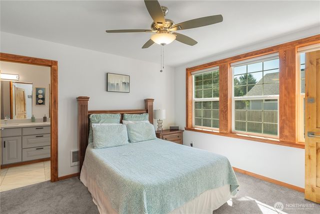 554 Ocean Shores Boulevard NW, Ocean Shores, WA 98569