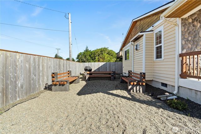554 Ocean Shores Boulevard NW, Ocean Shores, WA 98569