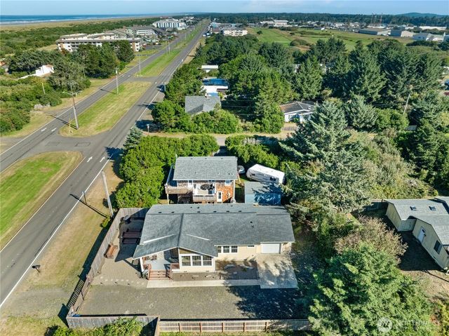 554 Ocean Shores Boulevard NW, Ocean Shores, WA 98569