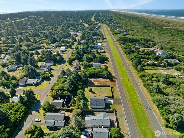 554 Ocean Shores Boulevard NW, Ocean Shores, WA 98569