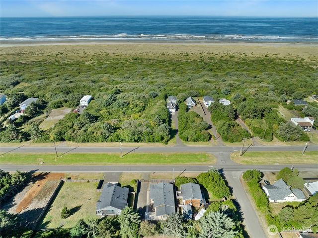 554 Ocean Shores Boulevard NW, Ocean Shores, WA 98569
