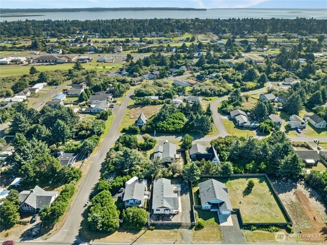 554 Ocean Shores Boulevard NW, Ocean Shores, WA 98569