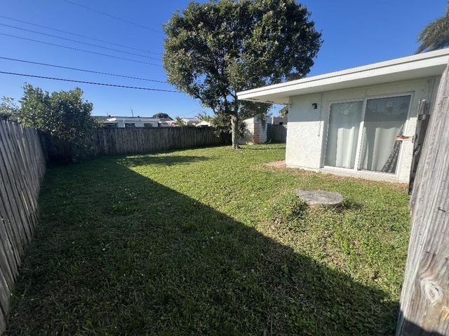 7860 NW 12th Street, Pembroke Pines, FL 33024