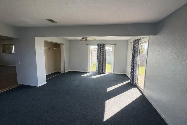 7860 NW 12th Street, Pembroke Pines, FL 33024