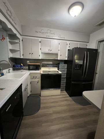 7860 NW 12th Street, Pembroke Pines, FL 33024