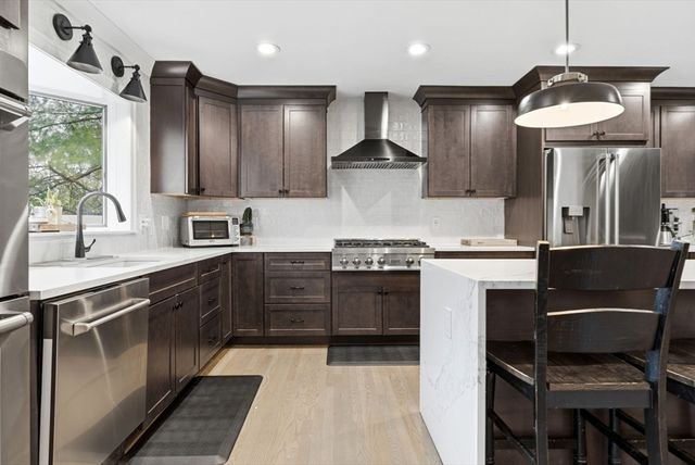 25 Clearwater Rd, Brookline, MA 02467